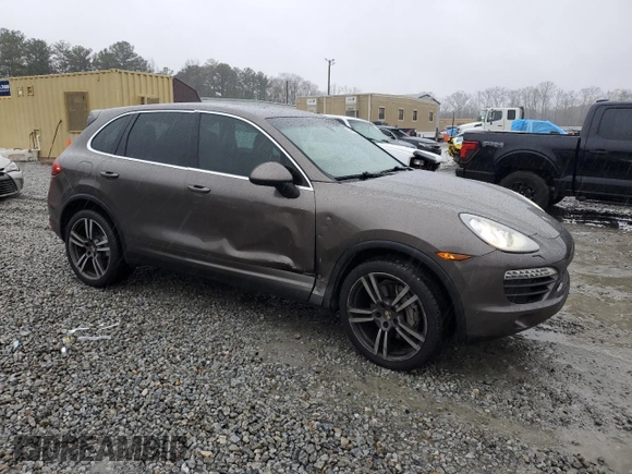 2013 Porsche Cayenne S с VIN WP1AB2A25DLA80568, выставлен на аукционе Copart как лот 43983015 с пробегом 105 779 миль миль и Списание • Salvage title. История ставок и продаж доступна на DreamBid. Изображение 4.
