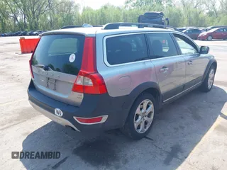 2010 Volvo XC70 3.0T with VIN YV4992BZ6A1084760, listed as a IAAI auction lot 42071652 with 175,730 mi miles and . Bid and sale history available at DreamBid. Image 4.