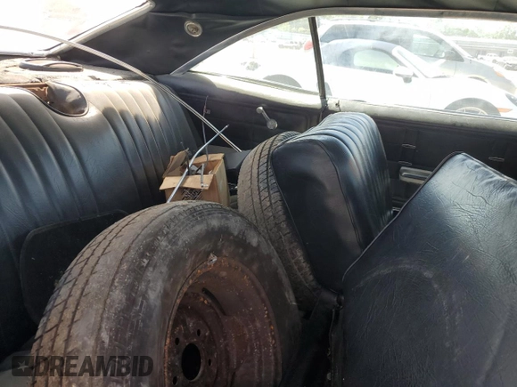 1966 Chevrolet Impala z VIN 164376C140839, wystawiony jako Copart lot #55460165 z przebiegiem 9 061 mil mil oraz Szkoda całkowita • Salvage title. Historia ofert i sprzedaży dostępna na DreamBid. Obrazek 10.