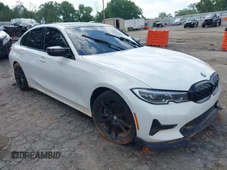 2020 BMW 3 Series 330i z VIN 3MW5R1J06L8B07836, wystawiony jako IAAI lot #42217006 z przebiegiem 61 011 mil mil oraz . Historia ofert i sprzedaży dostępna na DreamBid. Obrazek 1.