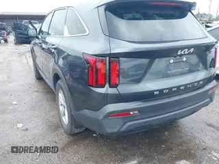 2022 Kia Sorento LX with VIN 5XYRG4LC8NG116399, listed as a IAAI auction lot 42074234 with 58,217 mi miles and . Bid and sale history available at DreamBid. Image 3.