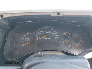 2005 GMC Yukon SLE z VIN 1GKEC13T25J140176, wystawiony jako IAAI lot #42267014 z przebiegiem Nie podano mil oraz . Historia ofert i sprzedaży dostępna na DreamBid. Obrazek 7.