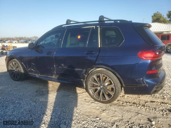 2021 BMW X7 M50i with VIN 5UXCX6C03M9E15369, listed as a Copart auction lot 42173395 with 62,160 mi miles and Clean Title. Bid and sale history available at carsss.com. Image 2.