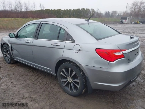 2014 Chrysler 200 Touring with VIN 1C3CCBBG8EN118242, listed as a IAAI auction lot 42007799 with 75,980 mi miles. Bid and sale history available at carsss.com. Image 3.