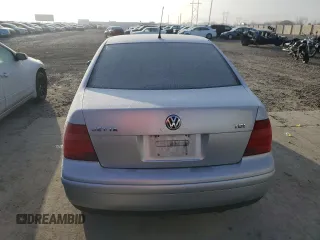 2002 Volkswagen Jetta GLS с VIN 3VWSP69M92M075662, выставлен на аукционе Copart как лот 43658175 с пробегом Не указан миль и Списание • Salvage title. История ставок и продаж доступна на DreamBid. Изображение 6.