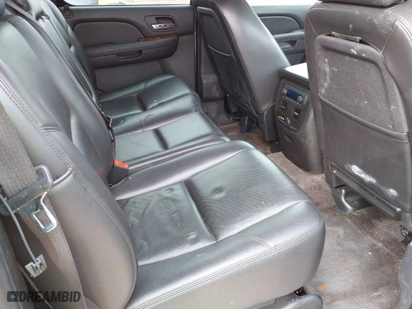 2010 Chevrolet Avalanche LTZ with VIN 3GNVKGE09AG223532, listed as a IAAI auction lot 41648175 with 173,969 mi miles. Bid and sale history available at carsss.com. Image 8.