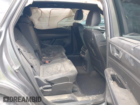 2024 Volkswagen Atlas SE z VIN 1V2JE2CA1RC252078, wystawiony jako IAAI lot #42061482 z przebiegiem 10 396 mil mil oraz . Historia ofert i sprzedaży dostępna na DreamBid. Obrazek 8.