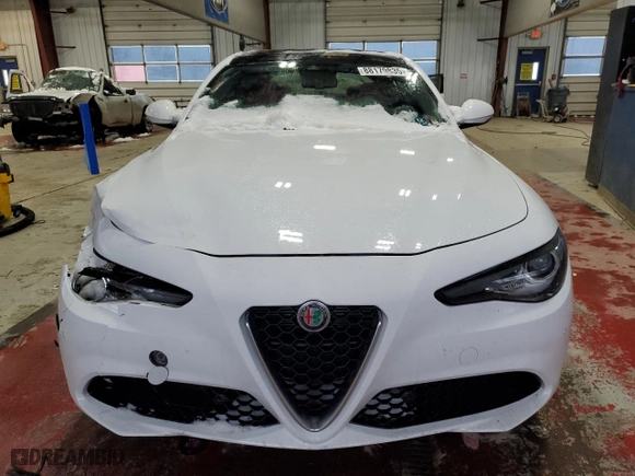 2020 Alfa Romeo Giulia Ti Sport with VIN ZARFANBN1L7636408, listed as a Copart auction lot 88179835 with 31,604 mi miles and Salvage Title. Bid and sale history available at carsss.com. Image 5.