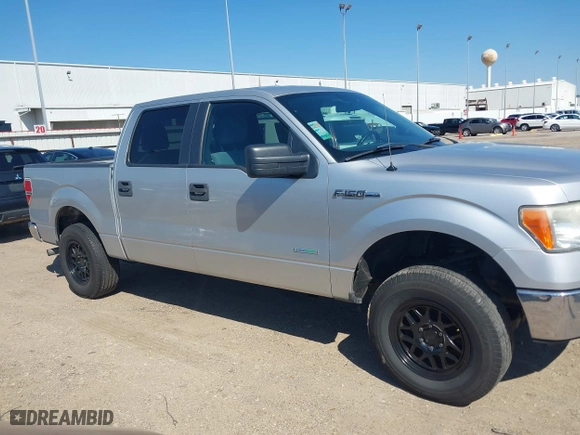 2013 Ford F-150 XL with VIN 1FTFW1CT2DFB23323, listed as a IAAI auction lot 41483856 with 272,488 mi miles. Bid and sale history available at carsss.com. Image 13.