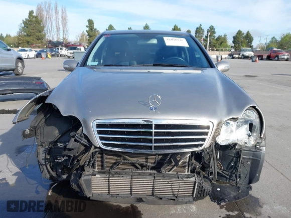 2005 Mercedes-Benz C 230 Kompressor with VIN WDBRF40J25A774109, listed as a IAAI auction lot 42010040 with 39,511 mi miles and . Bid and sale history available at DreamBid. Image 13.