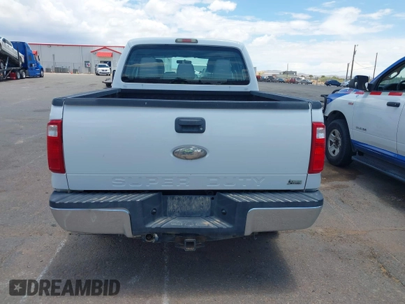 2011 Ford F-250 XL z VIN 1FT7W2B6XBEC15207, wystawiony jako IAAI lot #42484763 z przebiegiem 84 620 mil mil oraz . Historia ofert i sprzedaży dostępna na DreamBid. Obrazek 16.