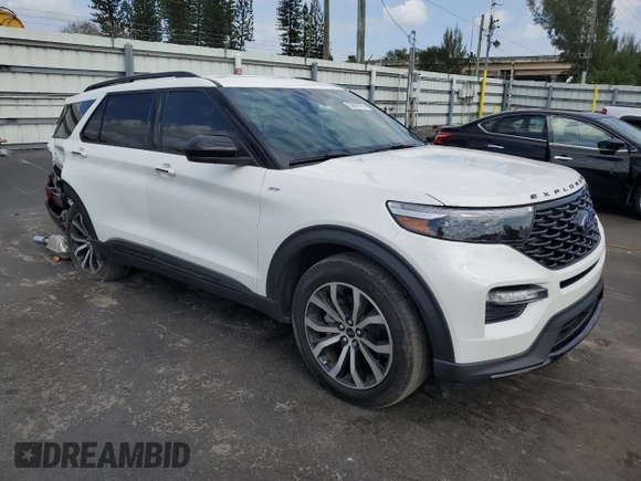 2024 Ford Explorer ST-Line with VIN 1FMSK7KH1RGA88359, listed as a Copart auction lot 52801025 with 7,799 mi miles and Salvage Title. Bid and sale history available at carsss.com. Image 4.