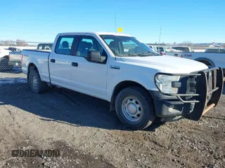 2015 Ford F-150 XLT w/HD Payload Pkg with VIN 1FTFW1EF8FFC07270, listed as a IAAI auction lot 41425948 with 194,107 mi miles. Bid and sale history available at carsss.com. Image 1.