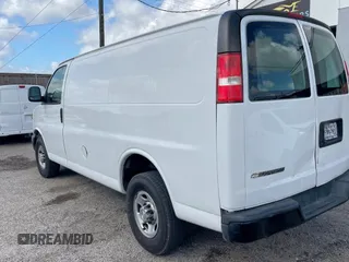 2019 Chevrolet Express Cargo with VIN 1GCWGAFP8K1370612, listed as a Copart auction lot 62214645 with 104,484 mi miles and Clean title. Bid and sale history available at DreamBid. Image 3.
