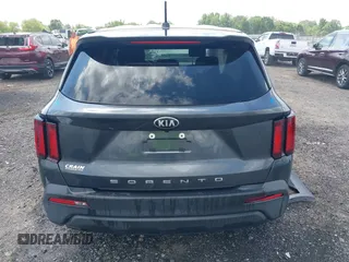 2021 Kia Sorento LX z VIN 5XYRG4LC7MG053164, wystawiony jako IAAI lot #42147600 z przebiegiem 85 481 mil mil oraz . Historia ofert i sprzedaży dostępna na DreamBid. Obrazek 17.