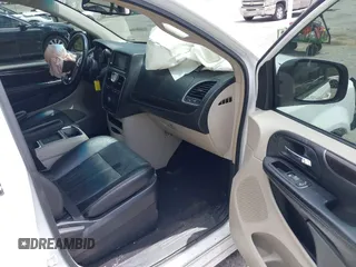 2016 Chrysler Town & Country Touring with VIN 2C4RC1BG5GR268623, listed as a IAAI auction lot 41966933 with 172,235 mi miles. Bid and sale history available at carsss.com. Image 5.