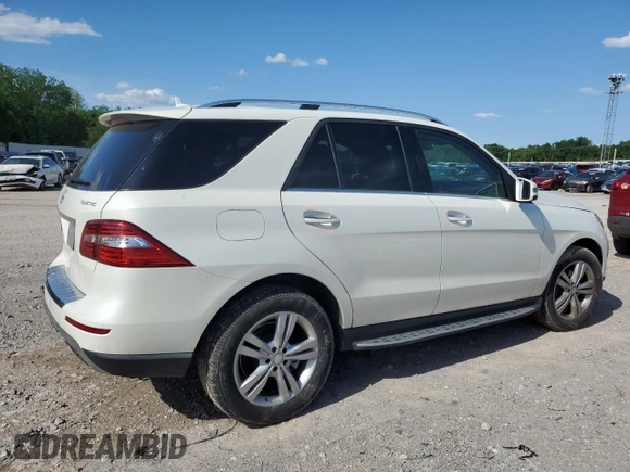 2013 Mercedes-Benz M 350 z VIN 4JGDA2EB5DA150900, wystawiony jako Copart lot #53835195 z przebiegiem 123 411 mil mil oraz Szkoda całkowita • Salvage title. Historia ofert i sprzedaży dostępna na DreamBid. Obrazek 3.