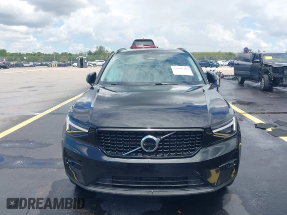 2024 Volvo XC40 Plus Dark Theme with VIN YV4L12UL5R2308371, listed as a IAAI auction lot 42516455 with 9,056 mi miles and . Bid and sale history available at DreamBid. Image 13.