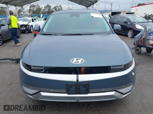 2024 Hyundai Ioniq 5 Limited z VIN KM8KR4DE4RU310424, wystawiony jako IAAI lot #41761478 z przebiegiem 4 027 mil mil oraz . Historia ofert i sprzedaży dostępna na DreamBid. Obrazek 13.