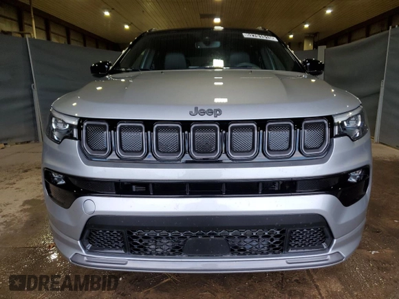 2022 Jeep Compass High Altitude z VIN 3C4NJDCB2NT207149, wystawiony jako Copart lot #52701515 z przebiegiem 14 479 mil mil oraz Czysty tytuł • Clean title. Historia ofert i sprzedaży dostępna na DreamBid. Obrazek 5.
