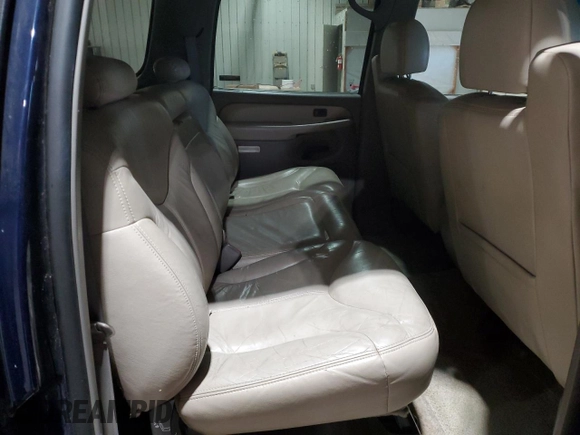 2002 GMC Yukon XL SLT with VIN 1GKFK16Z22J161547, listed as a Copart auction lot 84436844 with 330,971 mi miles and Salvage Title. Bid and sale history available at carsss.com. Image 11.