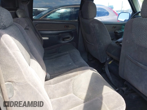 2002 Chevrolet Avalanche z VIN 3GNEC13T22G300623, wystawiony jako IAAI lot #42394549 z przebiegiem 272 961 mil mil oraz . Historia ofert i sprzedaży dostępna na DreamBid. Obrazek 8.