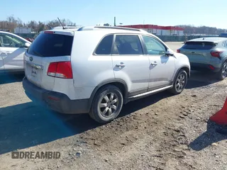 2012 Kia Sorento LX with VIN 5XYKTDA20CG296837, listed as a IAAI auction lot 41810853 with 172,403 mi miles. Bid and sale history available at carsss.com. Image 4.