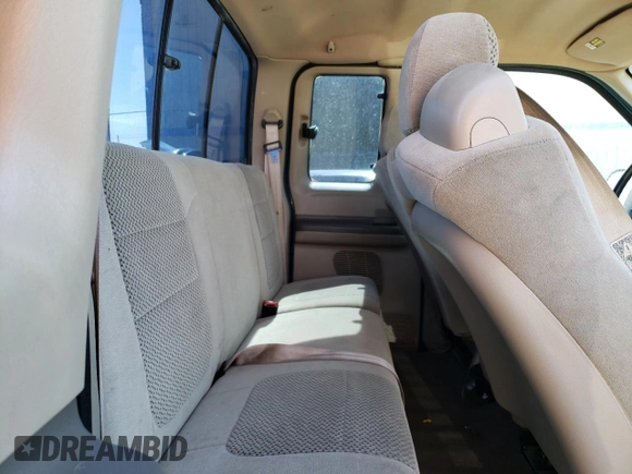 2001 Ford F-250 XL с VIN 3FTNX20L21MA35824, выставлен на аукционе Copart как лот 61767344 с пробегом 160 499 миль миль и Списание • Salvage title. История ставок и продаж доступна на DreamBid. Изображение 10.