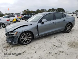 2020 Volvo S60 Momentum with VIN 7JR102FK0LG030461, listed as a Copart auction lot 74341623 with 15,958 mi miles. Bid and sale history available at carsss.com. Image 1.