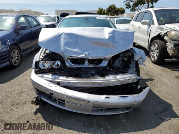 2001 BMW 3 Series 330Ci with VIN WBABN53411JU35558, listed as a Copart auction lot 68663944 with 84,000 mi miles and Salvage Title. Bid and sale history available at carsss.com. Image 5.