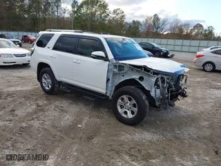 2022 Toyota 4Runner SR5 Premium with VIN JTENU5JR9N6042526, listed as a IAAI auction lot 40919872 with 37,404 mi miles. Bid and sale history available at carsss.com. Image 1.