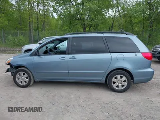 2010 Toyota Sienna CE с VIN 5TDKK4CC5AS327606, выставлен на аукционе IAAI как лот 42297187 с пробегом 248 029 миль миль и . История ставок и продаж доступна на DreamBid. Изображение 14.
