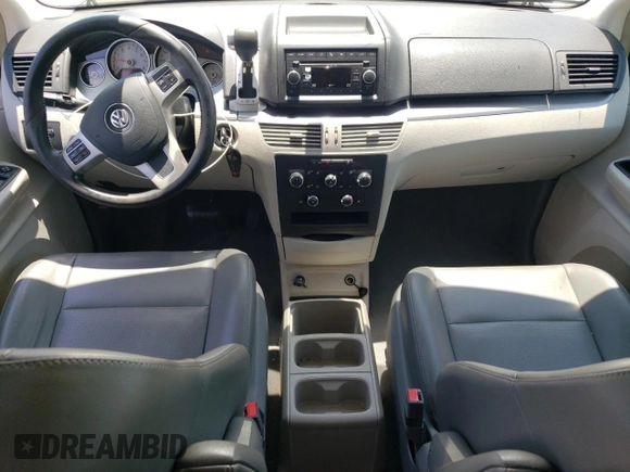 2011 Volkswagen Routan SE with VIN 2V4RW3DG2BR766535, listed as a Copart auction lot 62953345 with 172,620 mi miles and Salvage title. Bid and sale history available at DreamBid. Image 8.