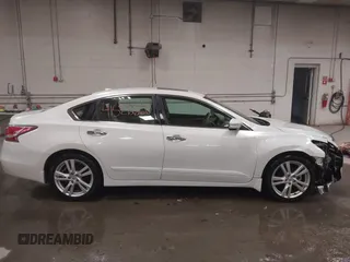 2015 Nissan Altima SL with VIN 1N4BL3AP3FC144071, listed as a IAAI auction lot 41526660 with 204,142 mi miles and . Bid and sale history available at carsss.com. Image 13.