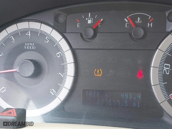 2008 Ford Escape XLT with VIN 1FMCU93Z88KC16688, listed as a IAAI auction lot 41910735 with 207,577 mi miles. Bid and sale history available at carsss.com. Image 7.