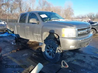 2007 Chevrolet Silverado 1500 LTZ with VIN 2GCEK13M071566615, listed as a IAAI auction lot 41268461 with 179,539 mi miles. Bid and sale history available at carsss.com. Image 1.