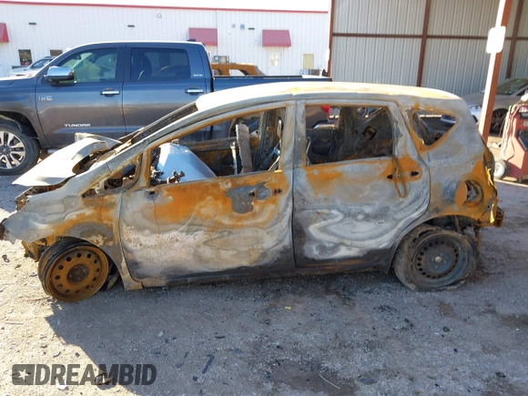 2016 Nissan Note S z VIN 3N1CE2CP5GL370377, wystawiony jako IAAI lot #41467132 z przebiegiem Nie podano mil oraz . Historia ofert i sprzedaży dostępna na DreamBid. Obrazek 13.