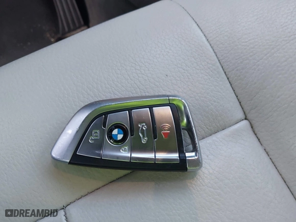 2017 BMW X5 sDrive35i with VIN 5UXKR2C53H0U21044, listed as a IAAI auction lot 41946564 with 54,585 mi miles. Bid and sale history available at carsss.com. Image 11.
