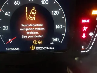 2025 Honda Civic Si with VIN 2HGFE1E5XSH474804, listed as a IAAI auction lot 41931584 with 2,520 mi miles and . Bid and sale history available at DreamBid. Image 15.