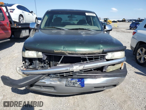 2001 Chevrolet Silverado 1500 LS with VIN 2GCEC19T011322644, listed as a Copart auction lot 52231035 with 234,521 mi miles and Salvage Title. Bid and sale history available at DreamBid. Image 5.