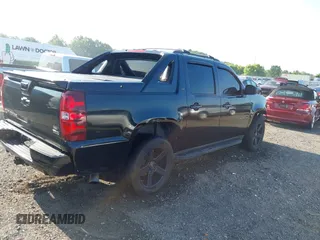 2011 Chevrolet Avalanche LS with VIN 3GNMCEE05BG291728, listed as a IAAI auction lot 42567854 with 190,621 mi miles and . Bid and sale history available at DreamBid. Image 4.