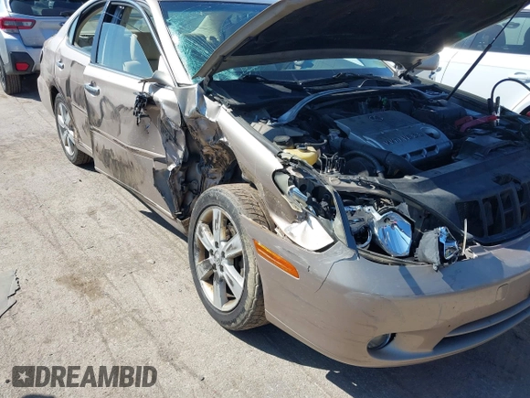 2005 Lexus ES 330 with VIN JTHBA30G155133489, listed as a IAAI auction lot 41892706 with 208,205 mi miles. Bid and sale history available at carsss.com. Image 6.