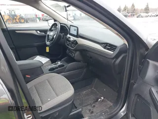 2020 Ford Escape SE with VIN 1FMCU9G61LUC34110, listed as a IAAI auction lot 41690067 with 46,471 mi miles. Bid and sale history available at carsss.com. Image 5.