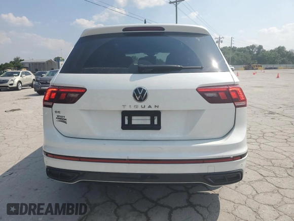 2023 Volkswagen Tiguan SE R-Line Black z VIN 3VVCB7AX0PM006045, wystawiony jako Copart lot #59591775 z przebiegiem 44 155 mil mil oraz Szkoda całkowita • Salvage title. Historia ofert i sprzedaży dostępna na DreamBid. Obrazek 6.