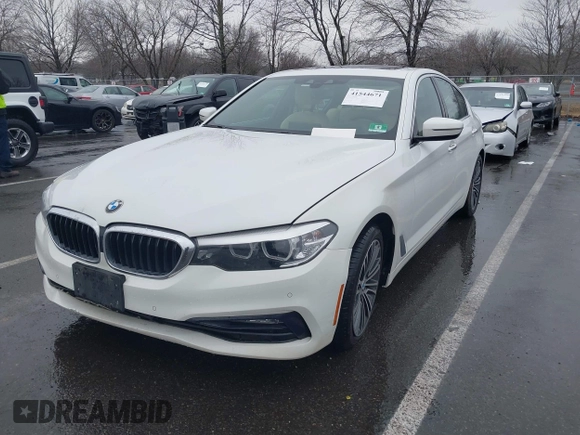 2018 BMW 5 Series 530i xDrive z VIN WBAJA7C52JWC75823, wystawiony jako IAAI lot #41544671 z przebiegiem 138 327 mil mil oraz . Historia ofert i sprzedaży dostępna na DreamBid. Obrazek 2.