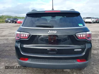 2019 Jeep Compass Latitude с VIN 3C4NJCBB2KT676877, выставлен на аукционе IAAI как лот 40476887 с пробегом Не указан миль и . История ставок и продаж доступна на DreamBid. Изображение 16.