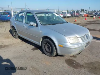 2000 Volkswagen Jetta z VIN 3VWSC29M5YM167509, wystawiony jako IAAI lot #42137350 z przebiegiem 168 759 mil mil oraz . Historia ofert i sprzedaży dostępna na DreamBid. Obrazek 1.