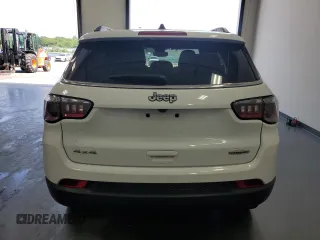 2024 Jeep Compass Latitude with VIN 3C4NJDBN0RT111456, listed as a Copart auction lot 60617745 with 26,593 mi miles and Clean title. Bid and sale history available at DreamBid. Image 6.