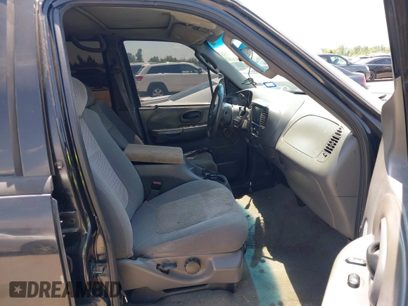 2002 Ford F-150 XLT with VIN 1FTRW07602KD37873, listed as a IAAI auction lot 42048067 with 1 mi miles. Bid and sale history available at carsss.com. Image 5.