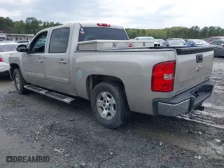 2008 Chevrolet Silverado 1500 LTZ with VIN 3GCEC13J68G145249, listed as a IAAI auction lot 41927560 with 252,141 mi miles. Bid and sale history available at carsss.com. Image 3.